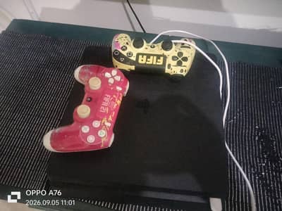 PS4 500gb for sale used new condition with 2 controller