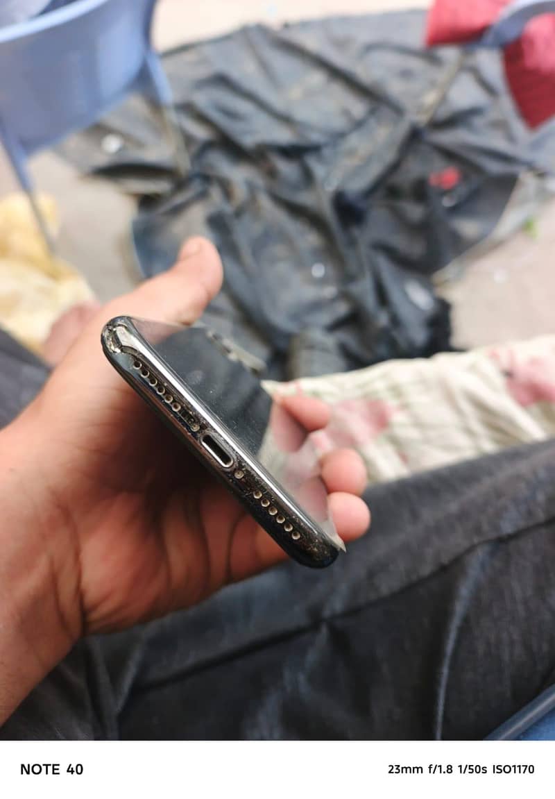 Apple iPhone X 6