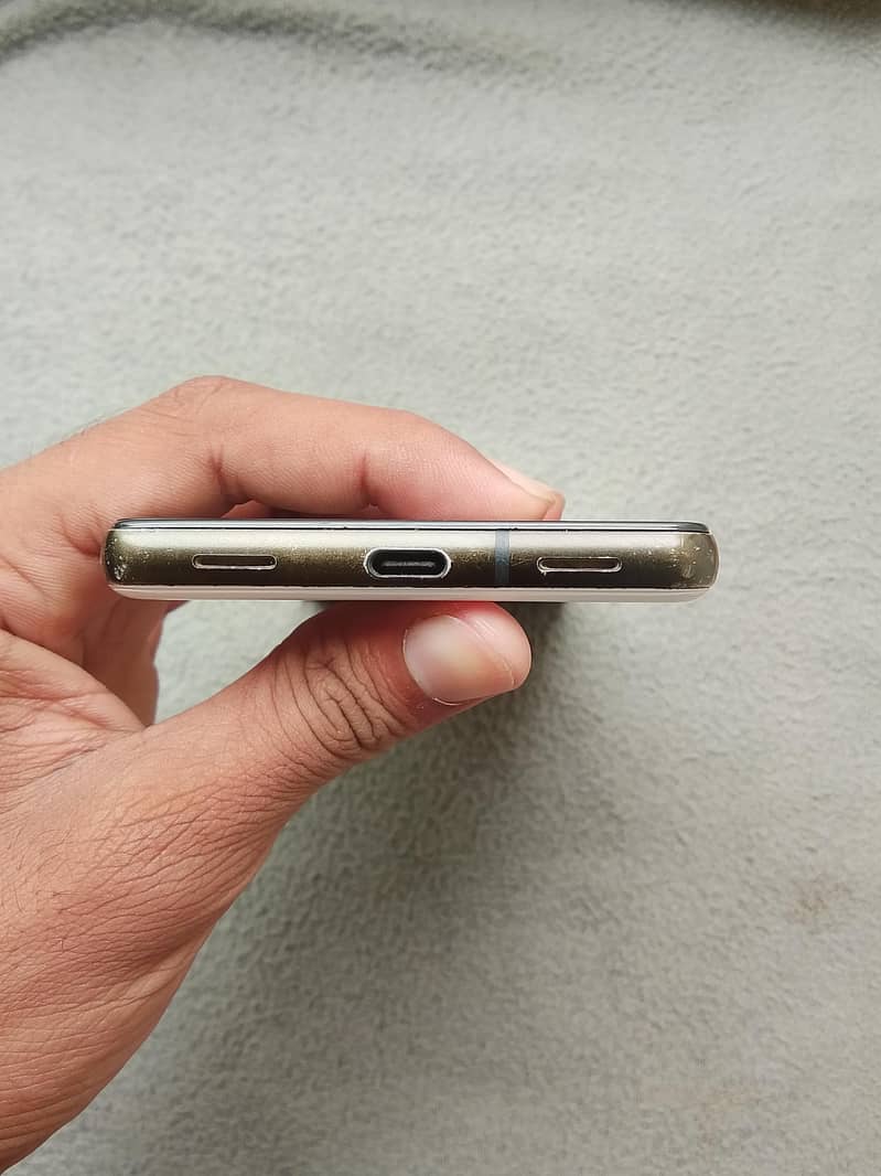 Google Pixel 6a 5