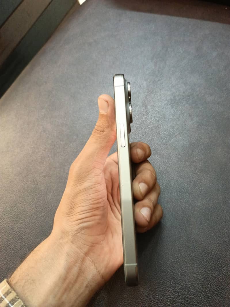 Apple iPhone 15 Pro Max 1