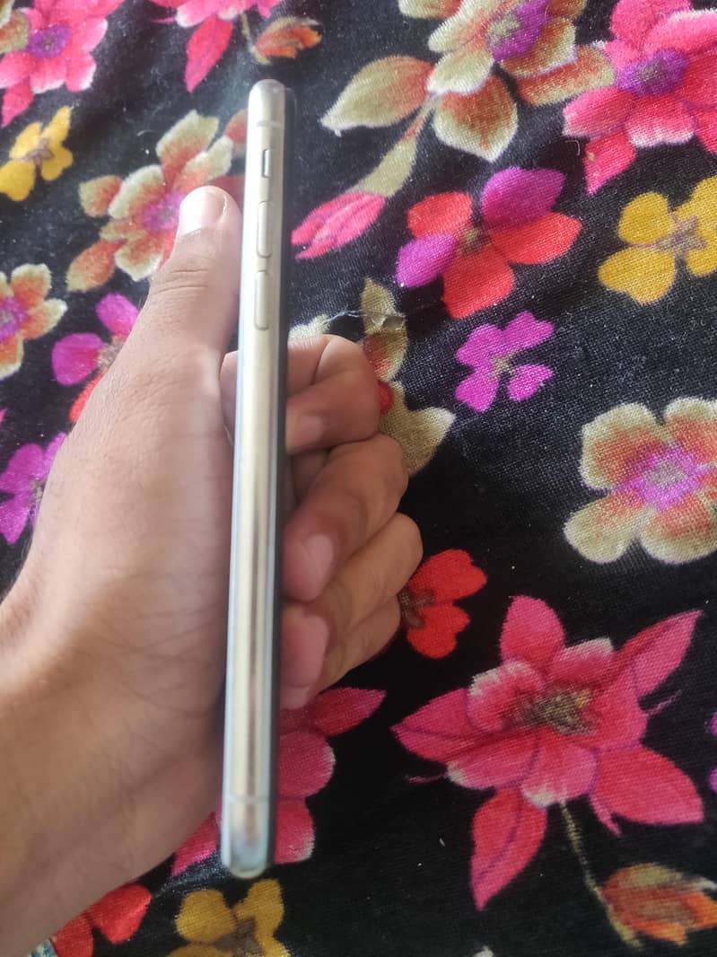 Apple iPhone X 2