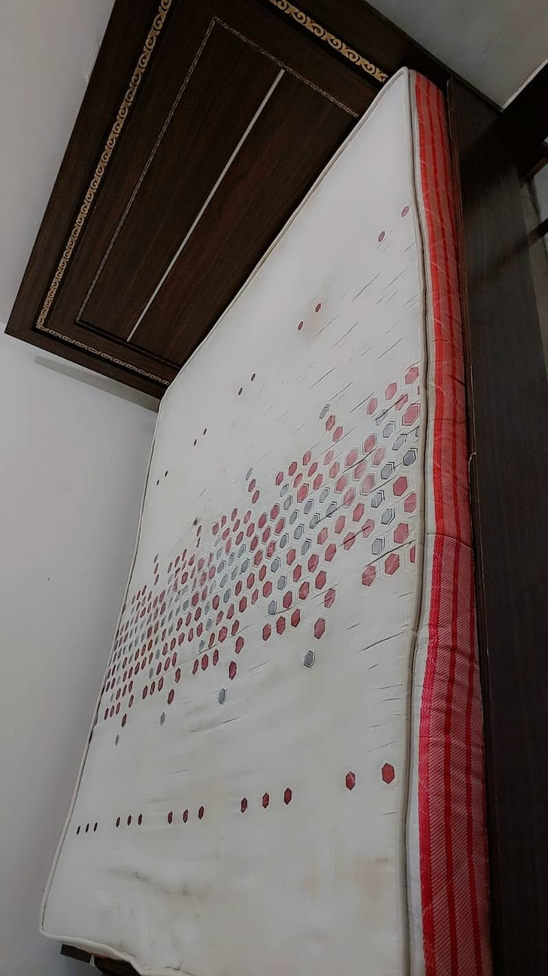Queen Size Bed 1