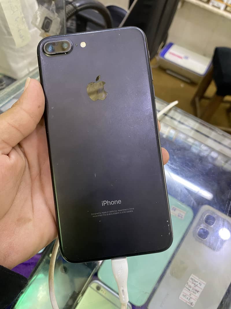 Apple iPhone 7 Plus 5