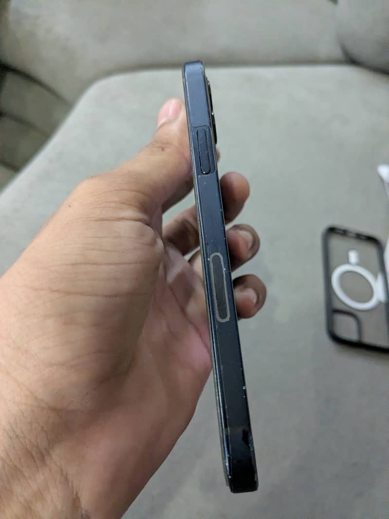 Apple iPhone 12 1