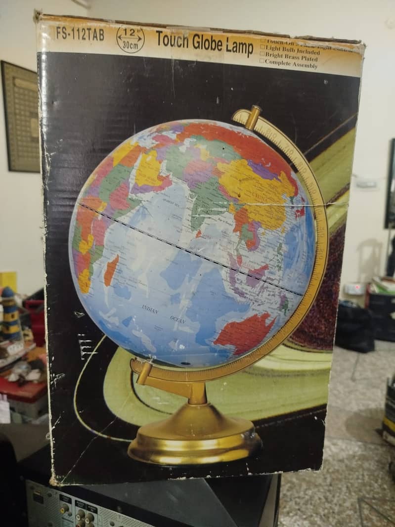 Touch Globe Lamp 0