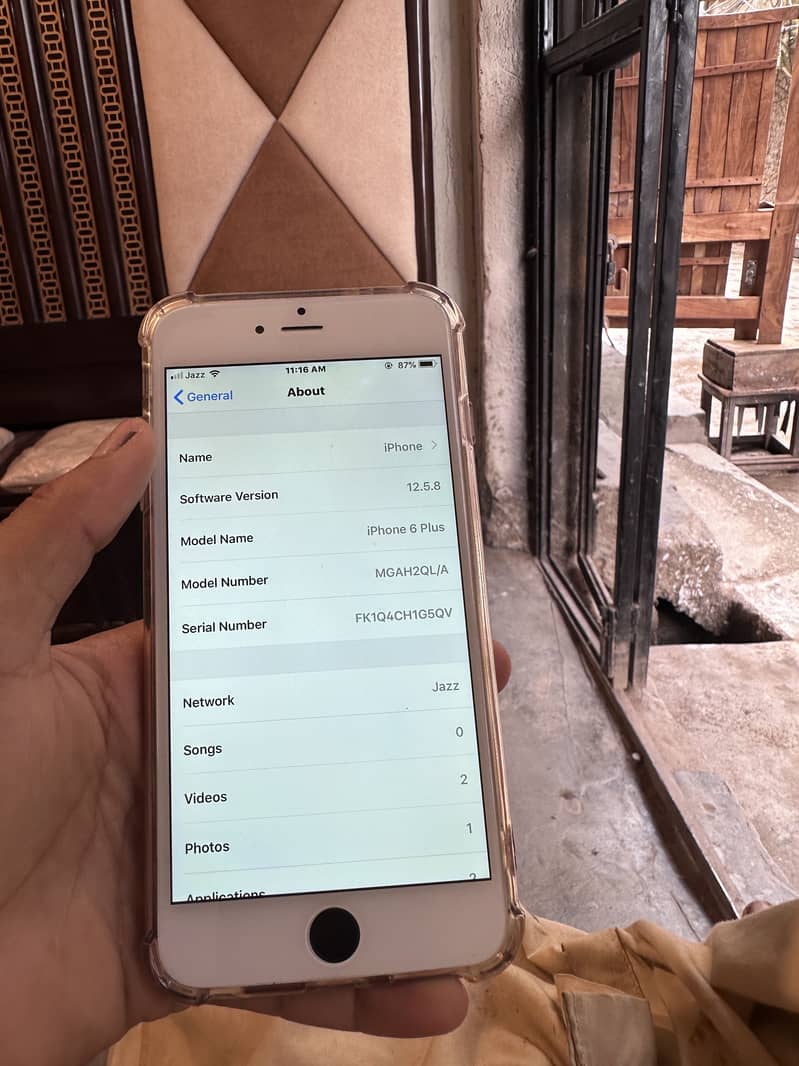 Apple iPhone 6 Plus 3