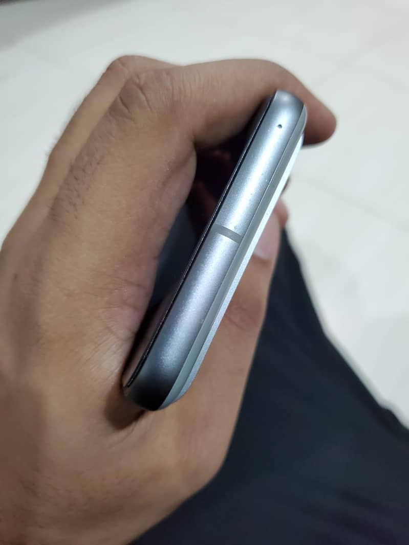 Google Pixel 8 2