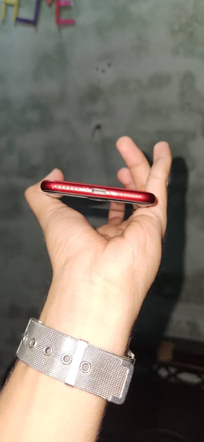 iPhone SE 2020 64GB - PTA Approved - 10/10 Condition