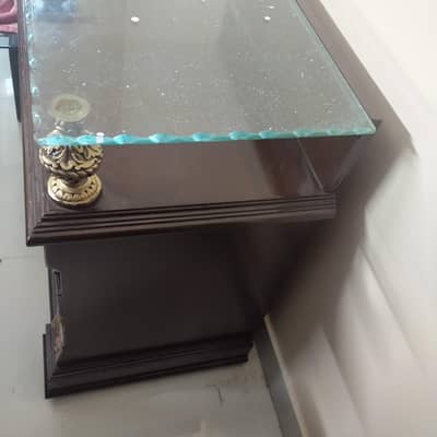 salam selling furniture