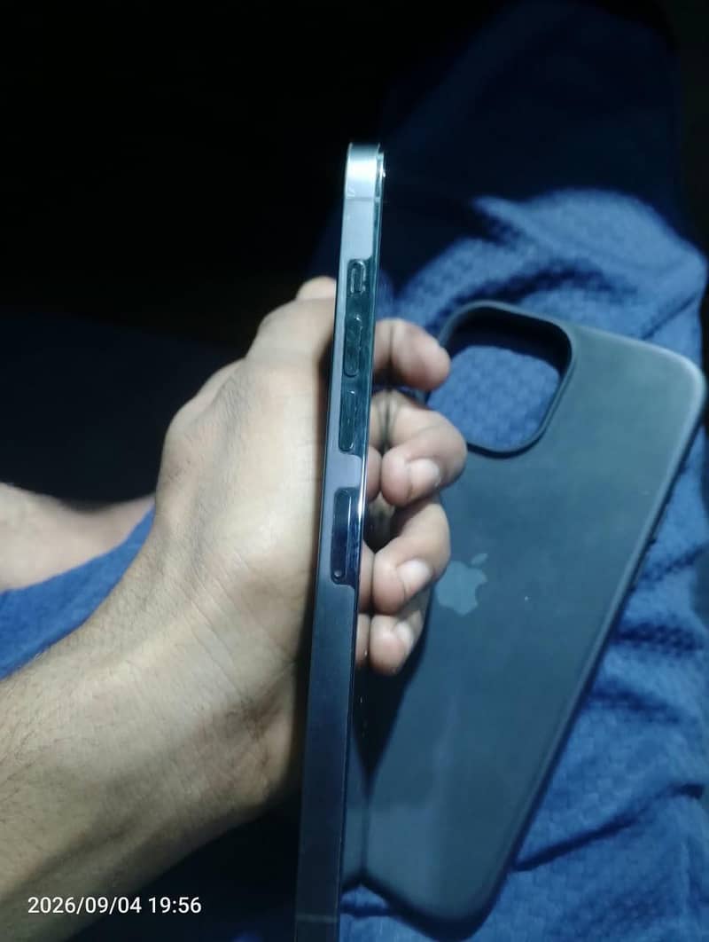 Apple iPhone 13 Pro Max 3