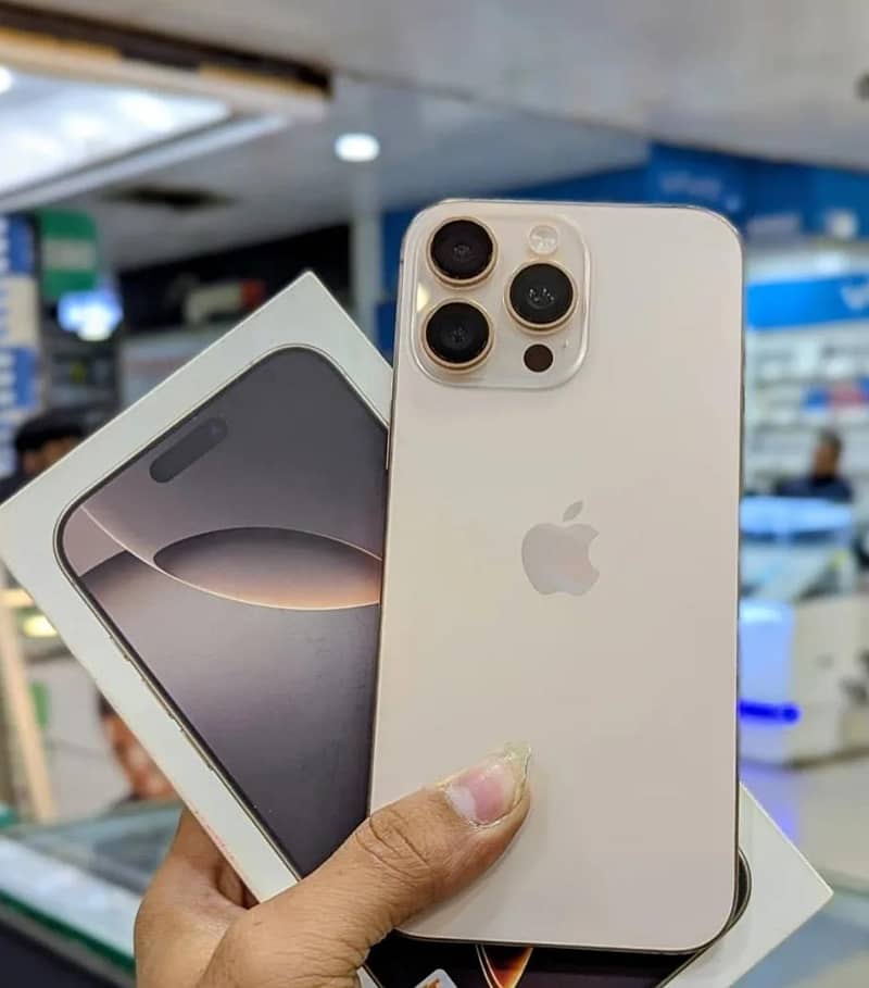 Apple iPhone 16 Pro Max 0