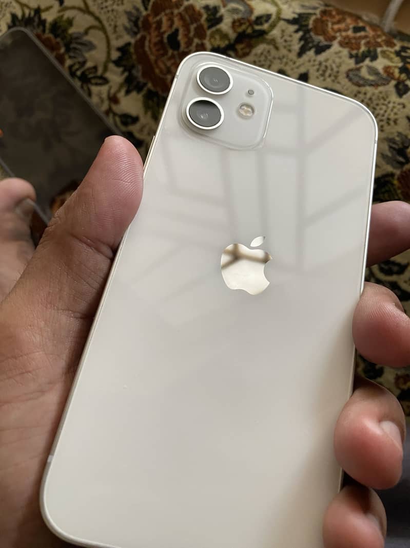 Apple iPhone 12 0