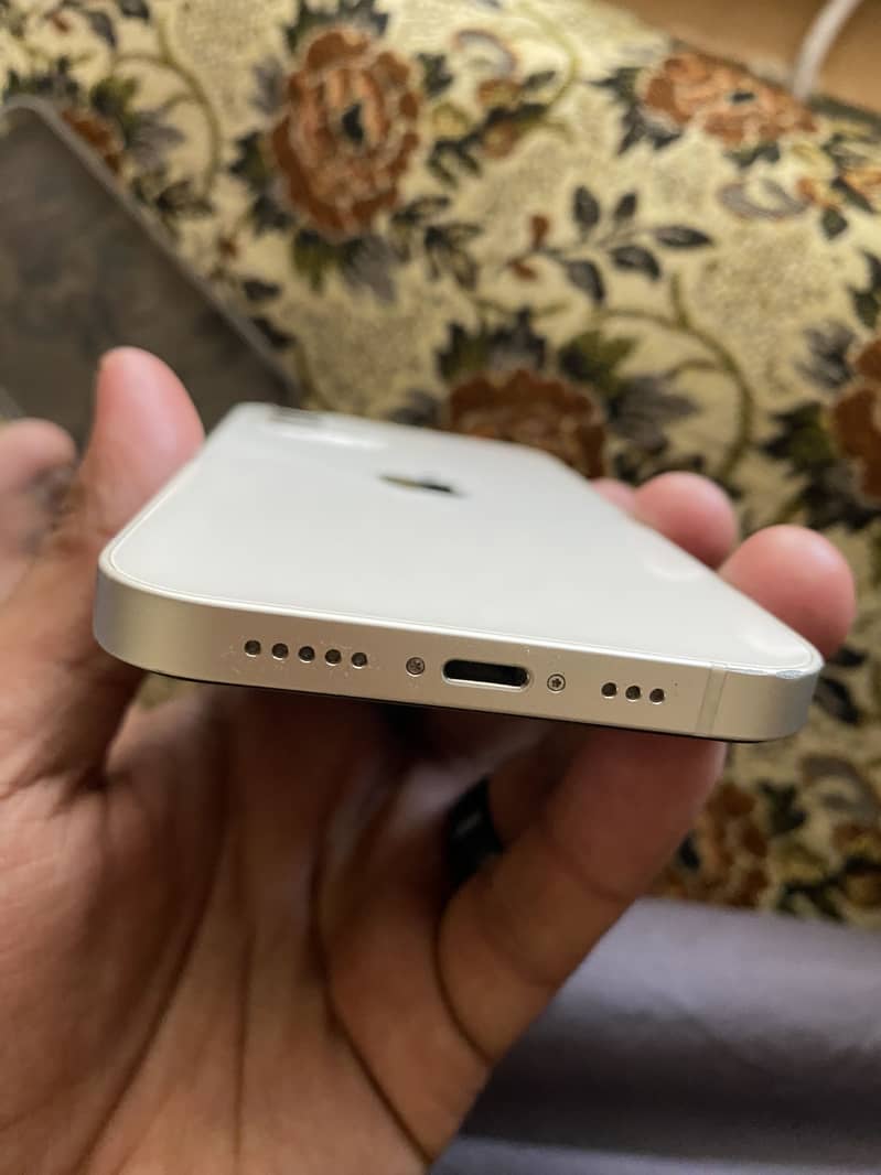 Apple iPhone 12 2