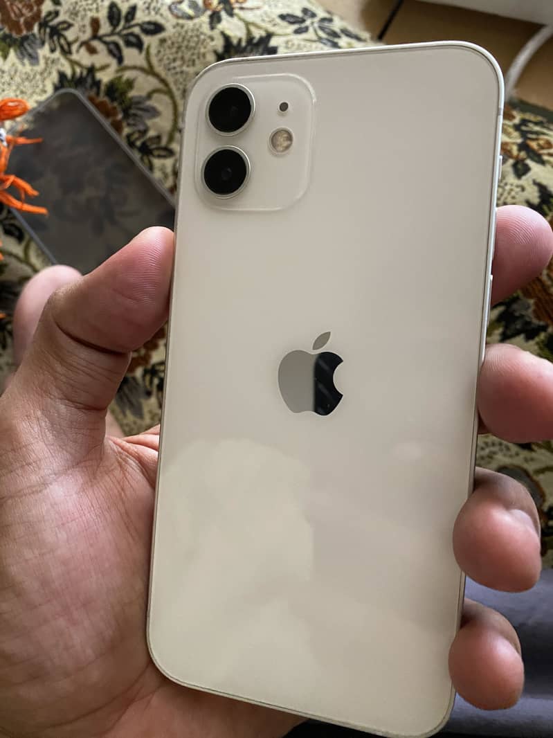 Apple iPhone 12 3