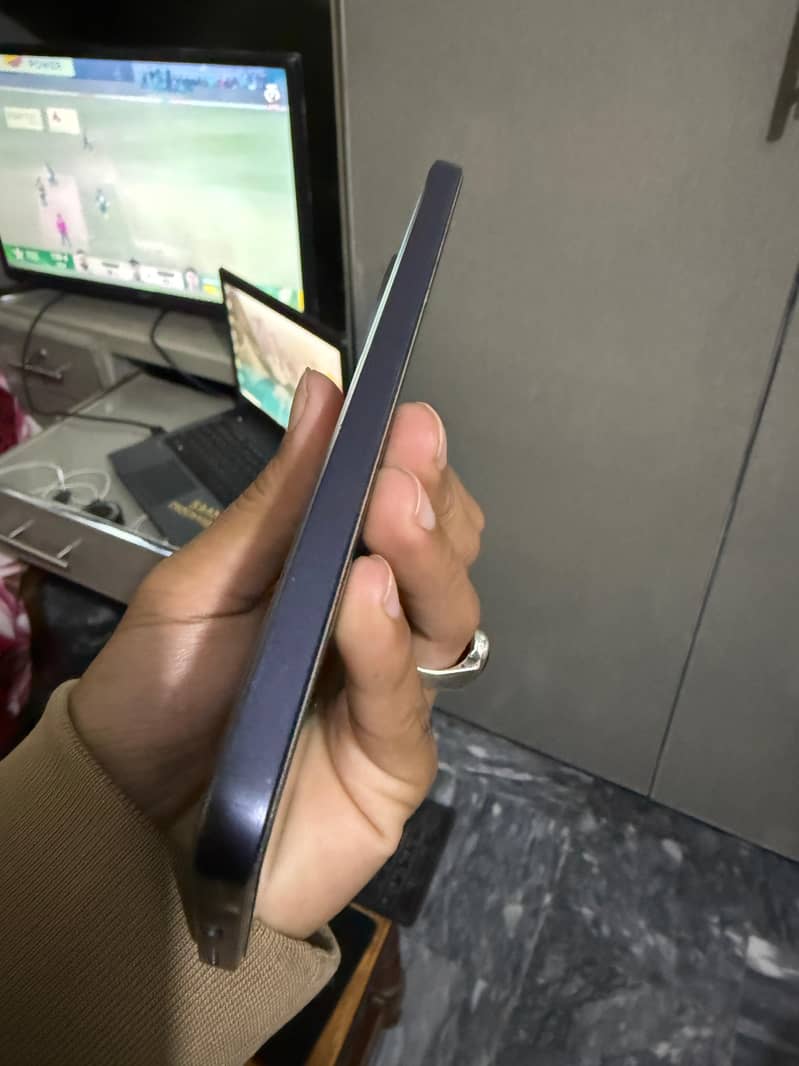 Realme 13 Plus 2