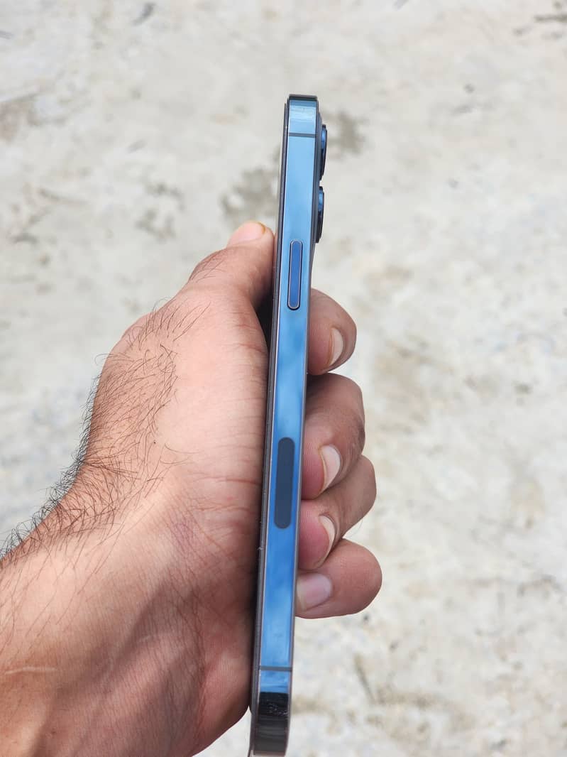 iPhone 12 Pro Max 4