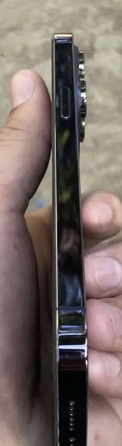 Apple iPhone 14 Pro Max 0