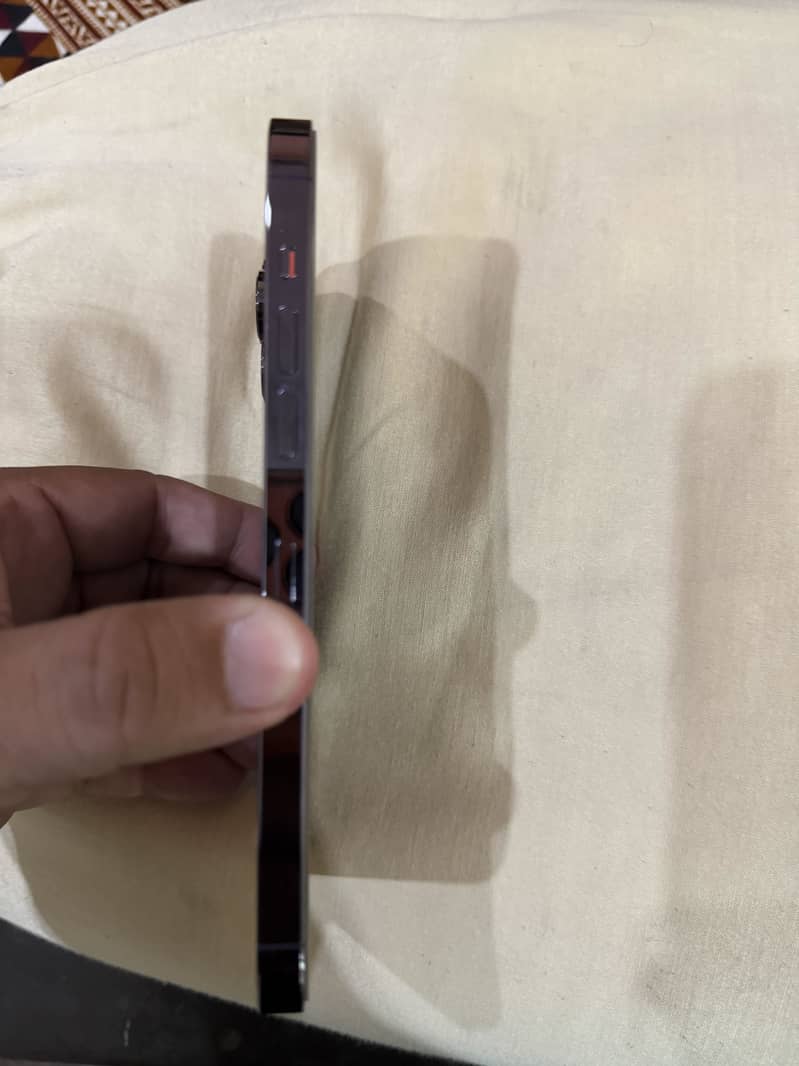 Apple iPhone 14 Pro Max 5