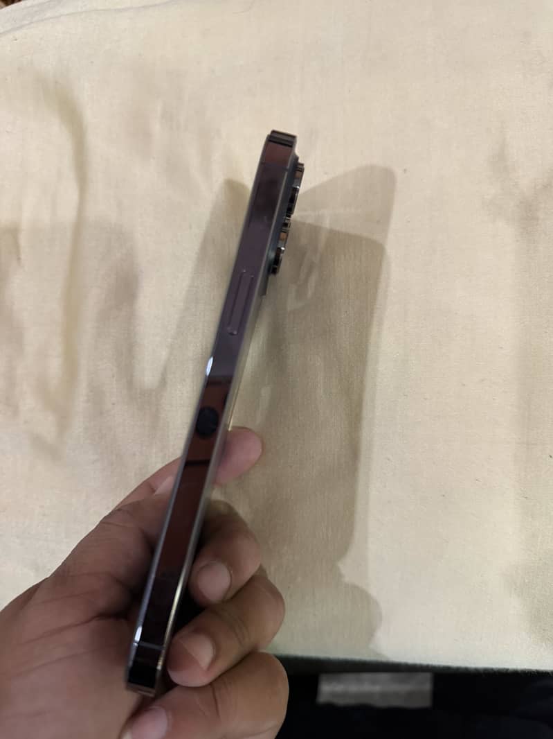 Apple iPhone 14 Pro Max 6