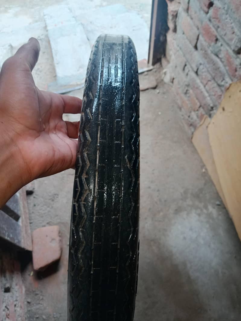 CD 70 tyre 0