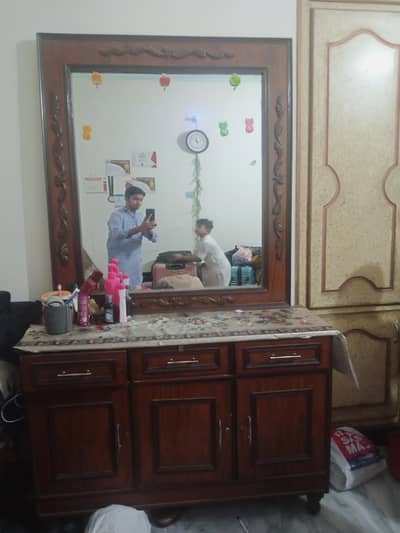 dressing table