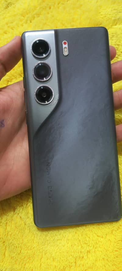 Tecno CAMON 40 Pro