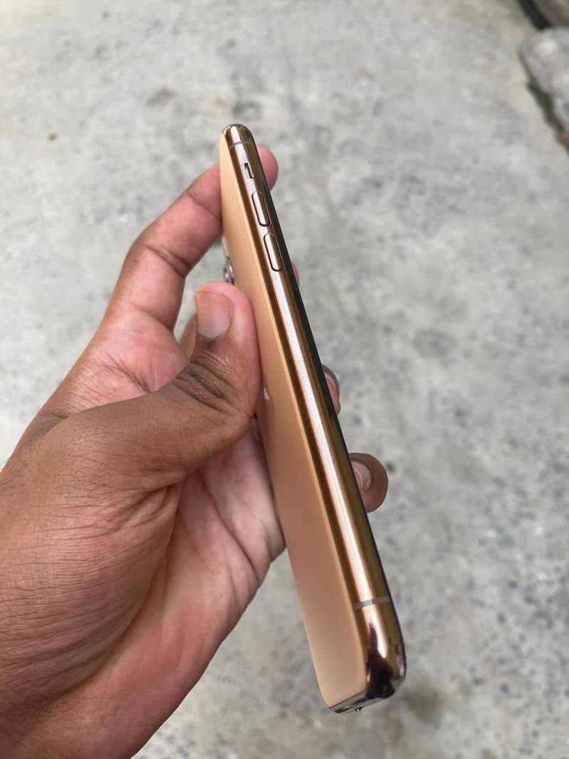 Apple iPhone 11 Pro 3