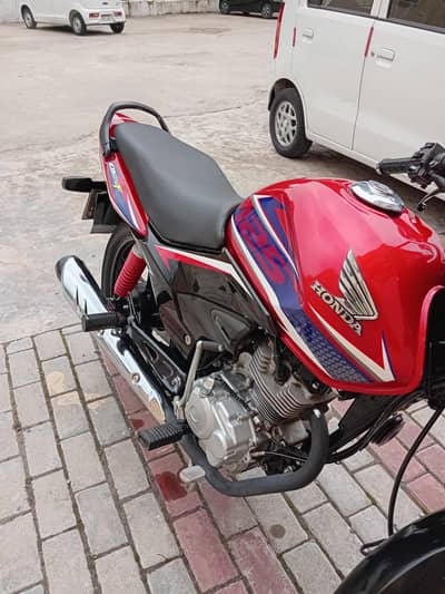 Honda cb125f