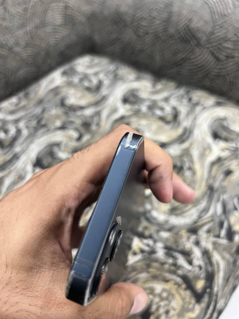 Apple iPhone 13 1