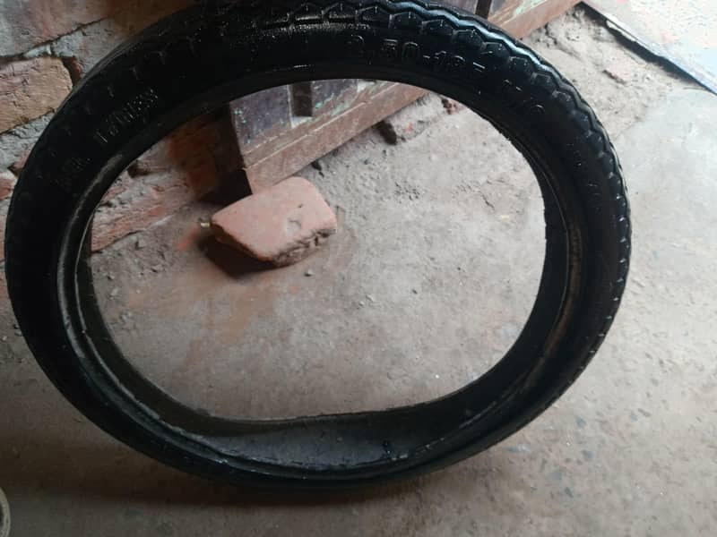 CD 70 tyre 2