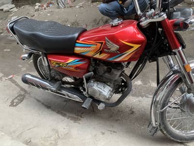 Honda 125 red 25/26