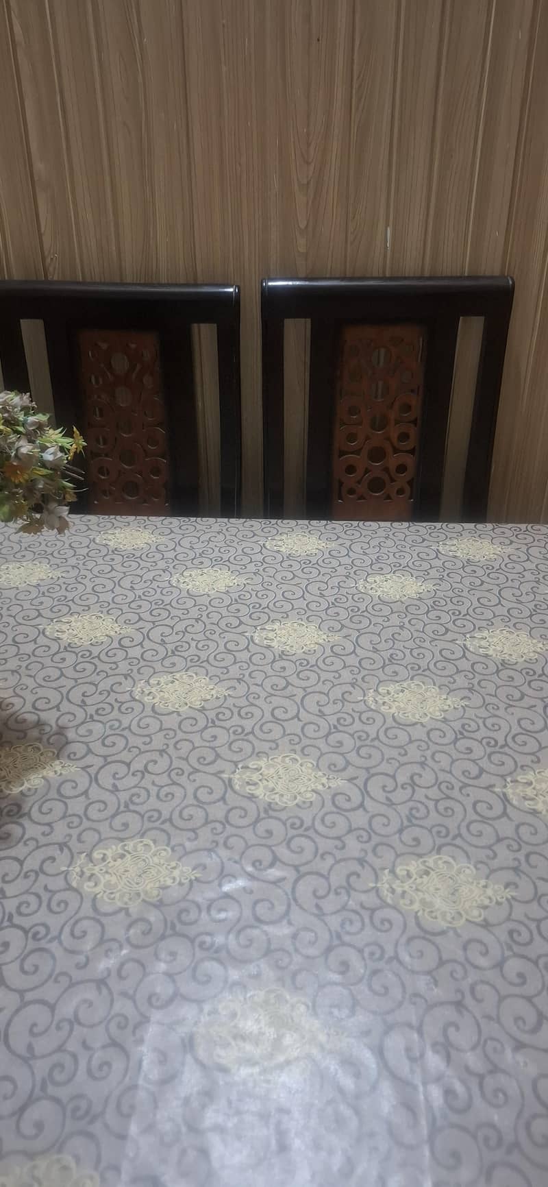 Dining Table 0