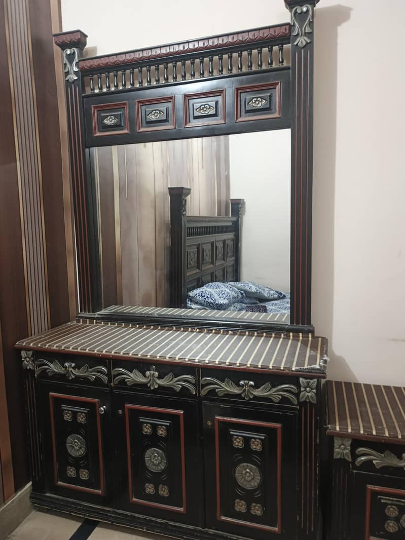 Bed , Side table, Dressing table 2