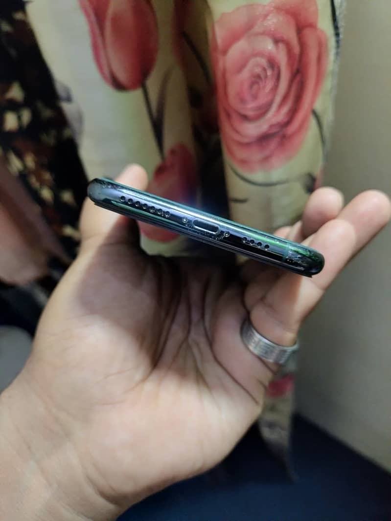 Apple iPhone 11 Pro Max 3
