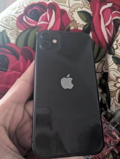 Iphone 11, battery health 74. Condition 10/10