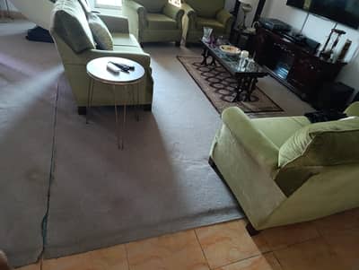 Wall to wall carpet