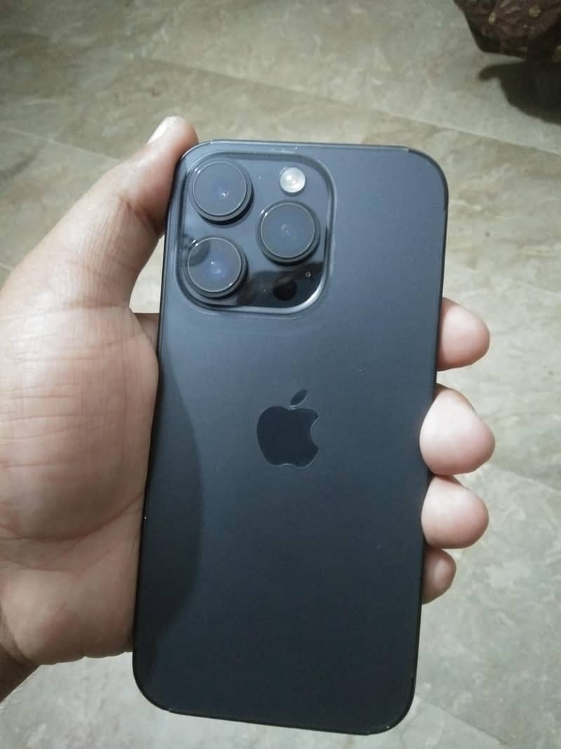 Apple iPhone 14 Pro 1