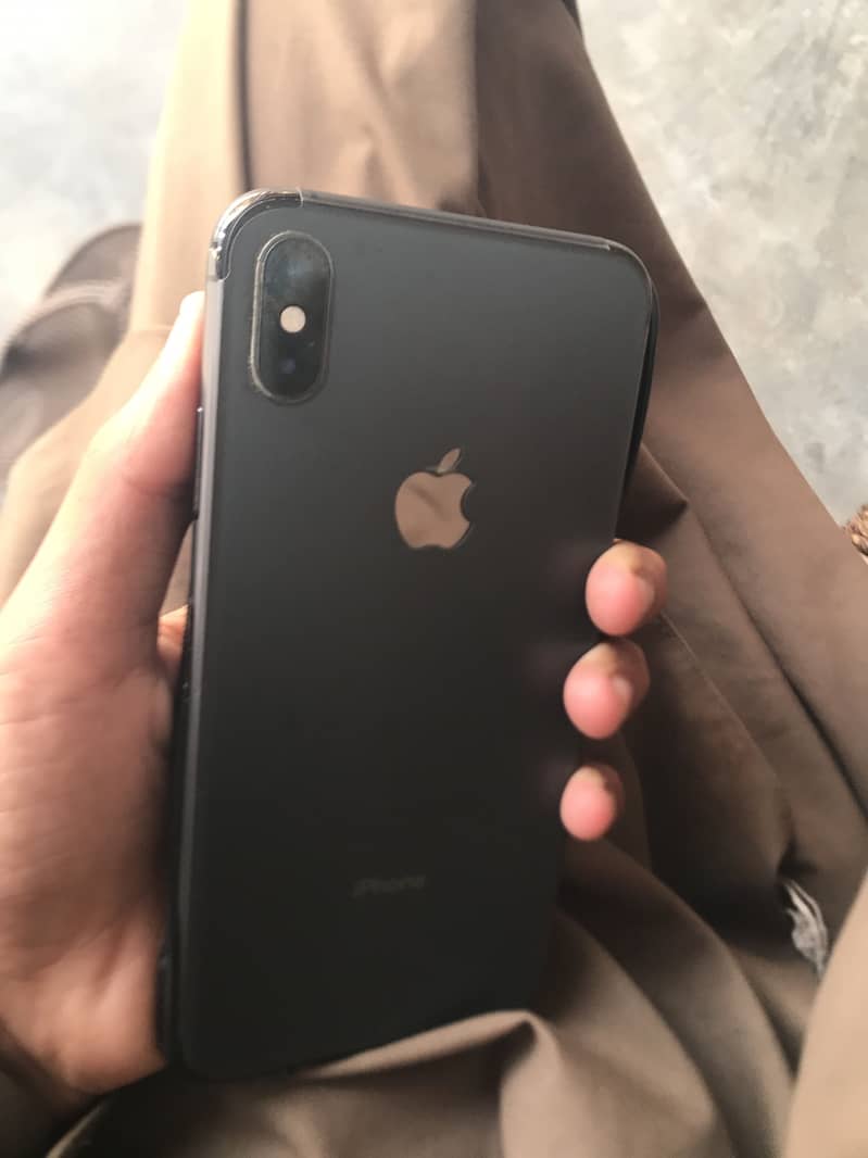 Apple iPhone XS Max 0