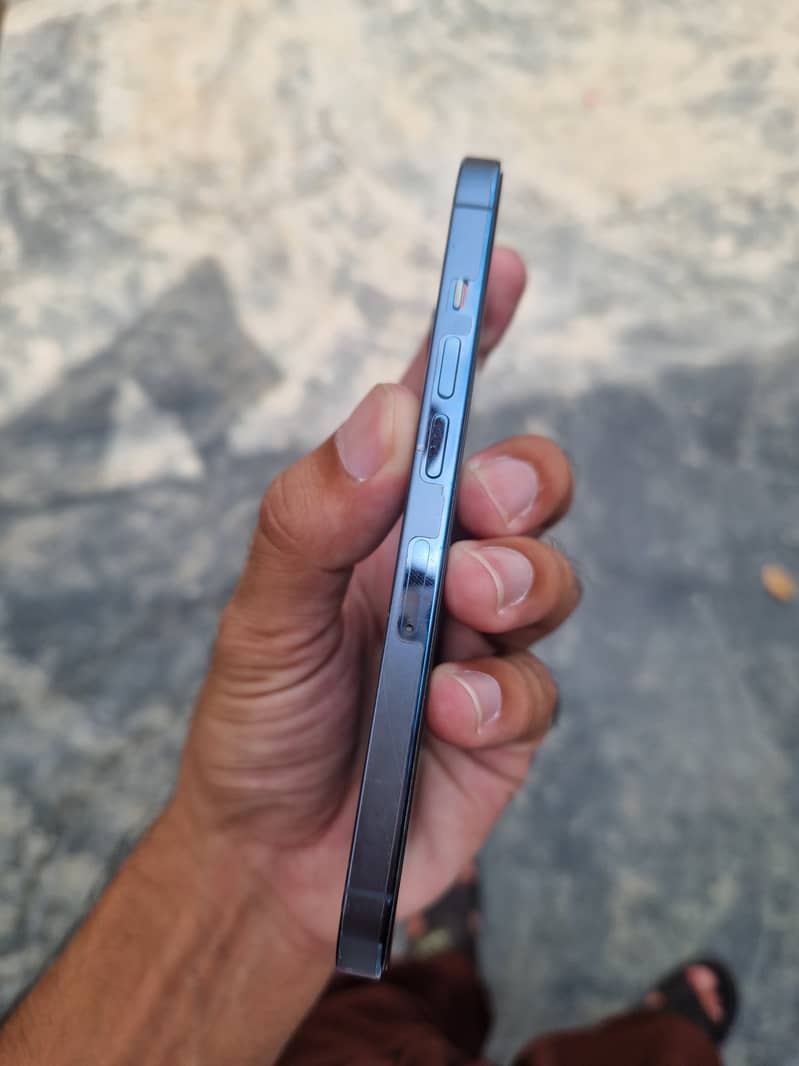 Apple iPhone 13 Pro 1