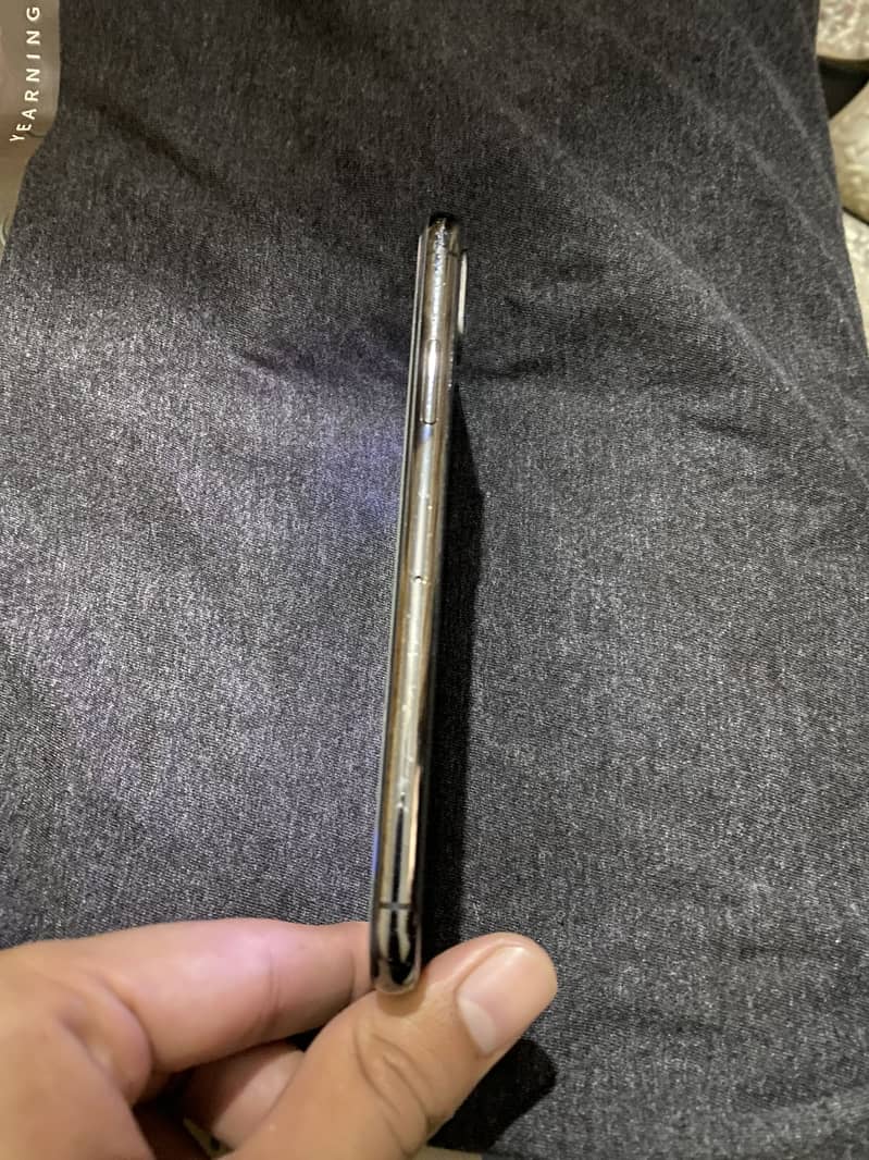 Apple iPhone X 5