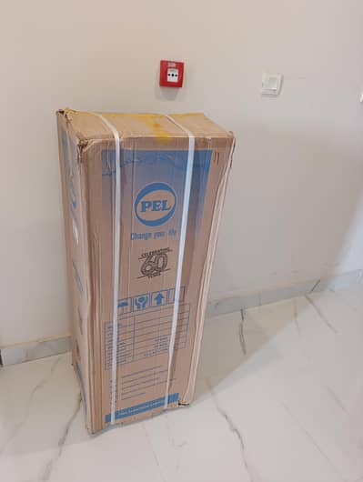 PEL Water Dispenser Glass Door Model with Mini Fridge and Box