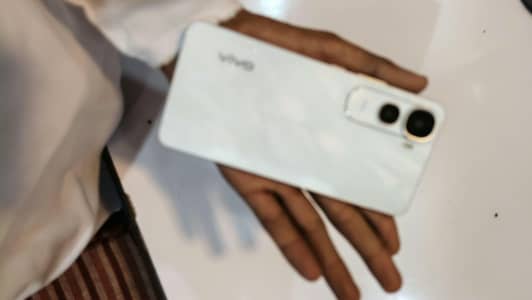 Vivo Y400