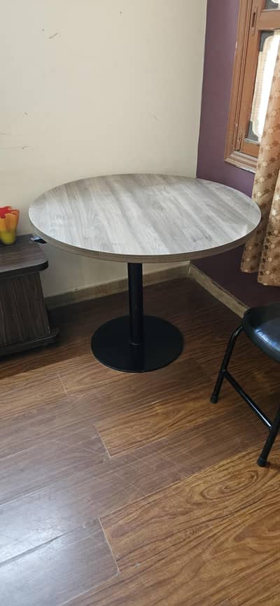 table for 4 persons