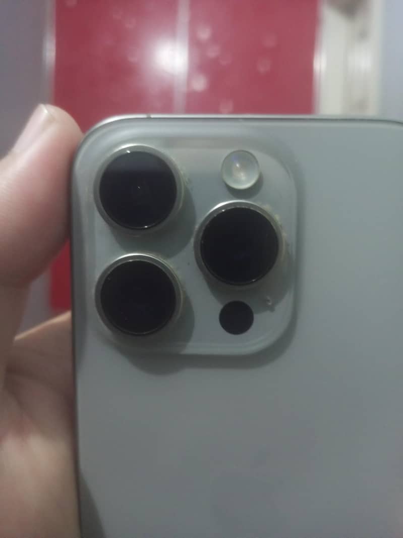 Apple iPhone 15 Pro 0
