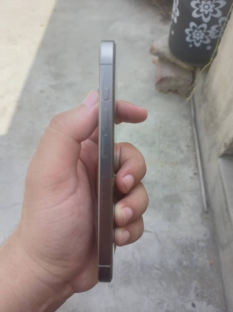 Apple iPhone 15 Pro 5