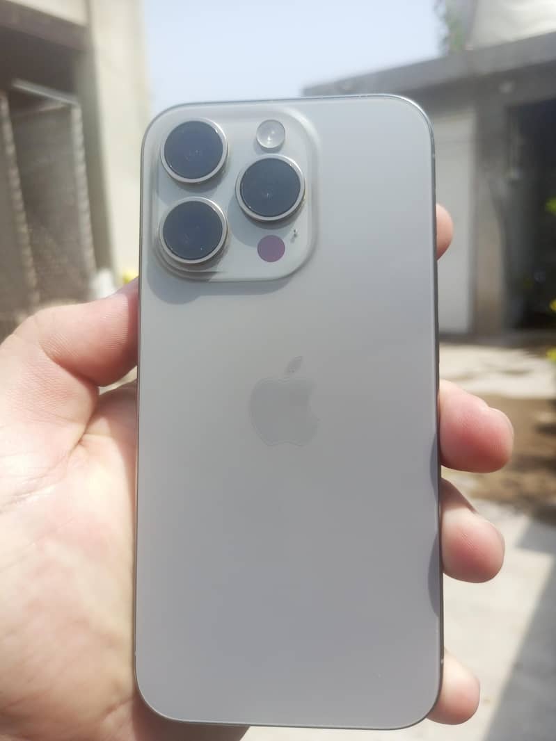 Apple iPhone 15 Pro 6