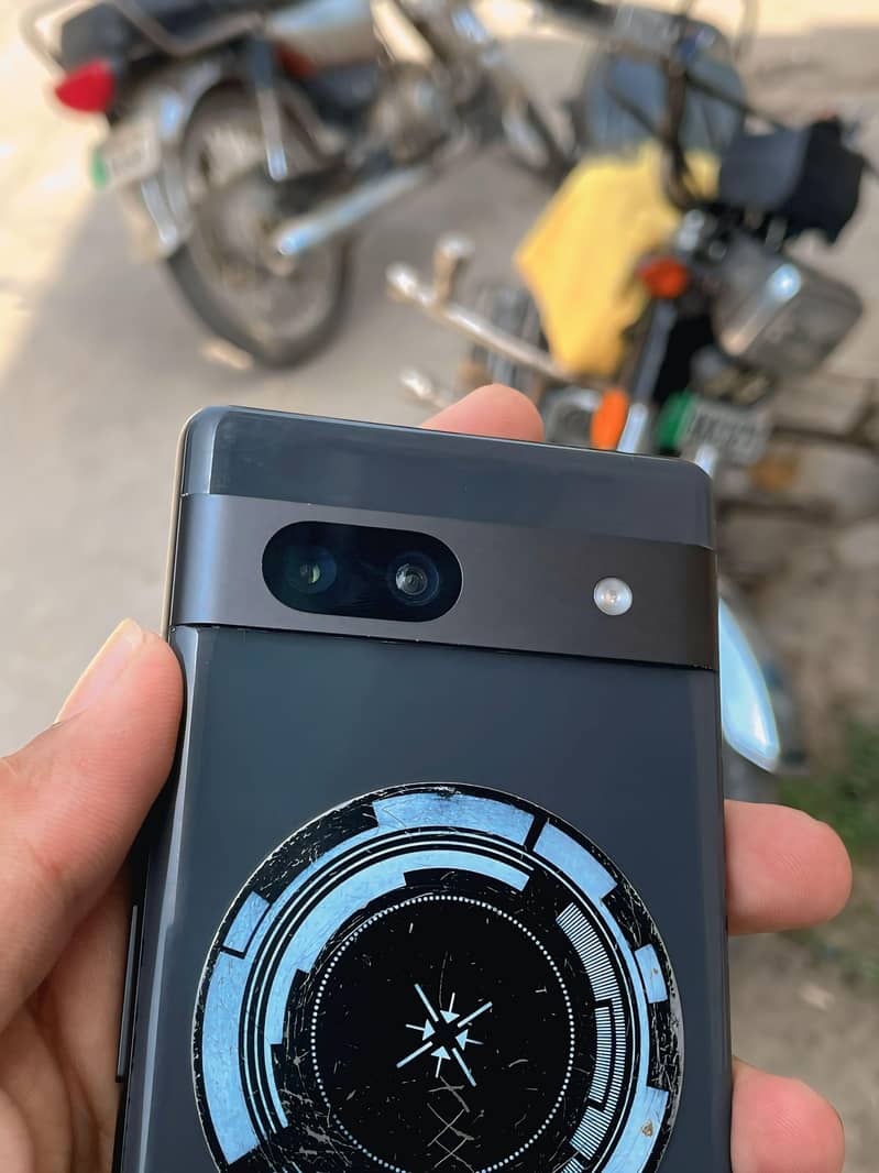 Google Pixel 7a 4