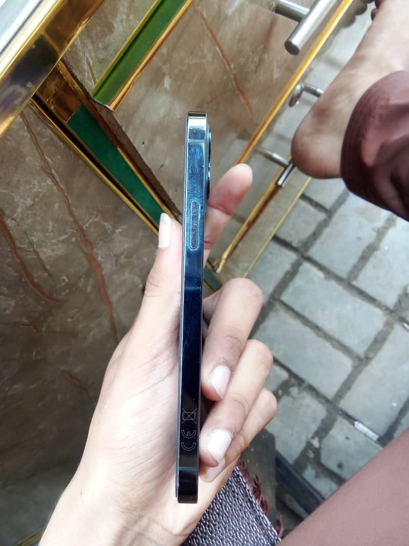 Apple iPhone 12 Pro 3