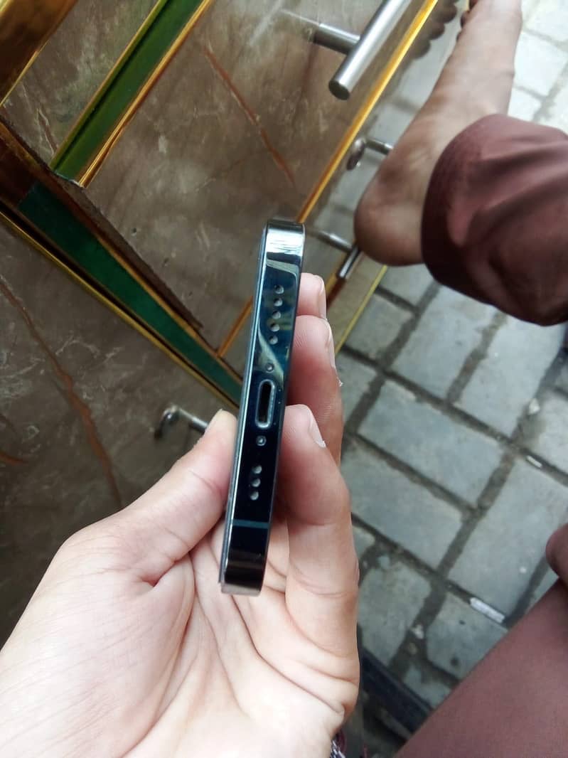 Apple iPhone 12 Pro 8