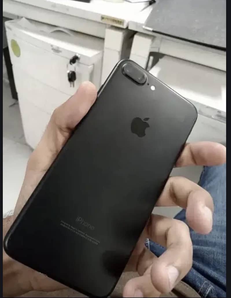 Apple iPhone 7 Plus 0